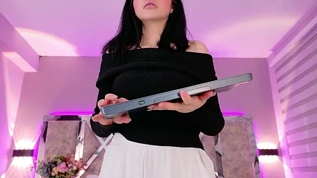 MeganR_'s cam snapshot