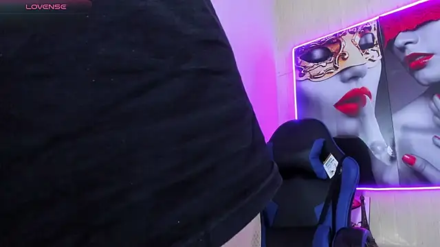 Raven_Rouge_'s cam snapshot