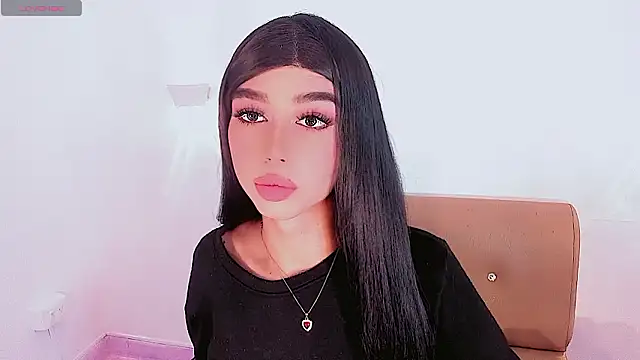 Miss-Saraii live sex cam