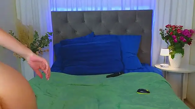 Ariana_Petite live sex cam