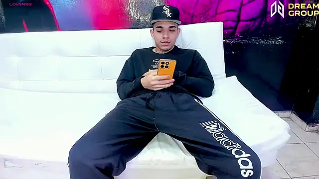 AmazingPartys live sex cam