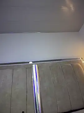 Mia_Juicyberry live sex cam