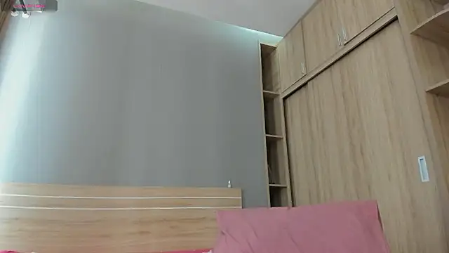 sweety_vikky live sex cam