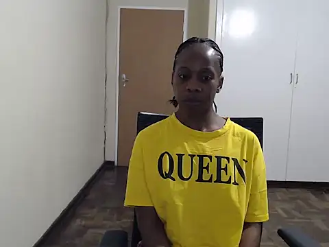 QUEENMANDYY live sex cam