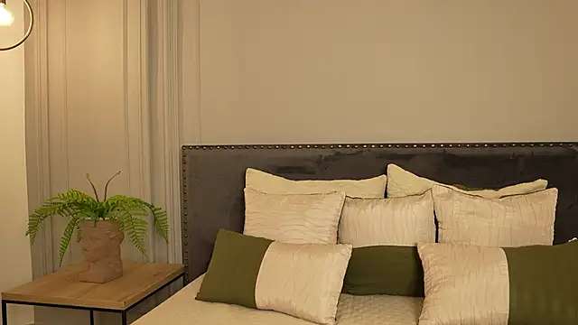 IrisBaker live sex cam