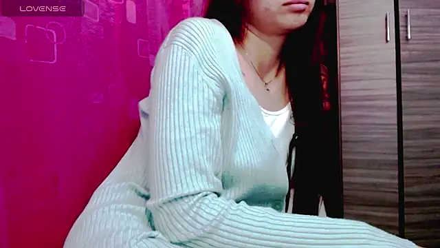 holy_juli live sex cam