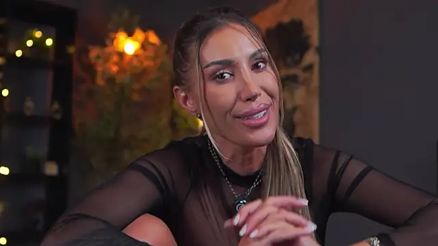 Evelyn_Evyyy live sex cam