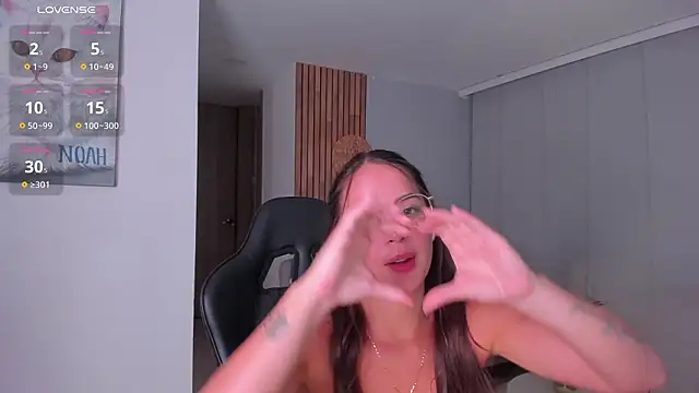 AnnieHallX live sex cam