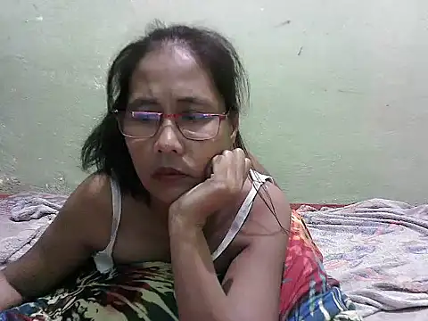 HotLadyPinay32's cam snapshot