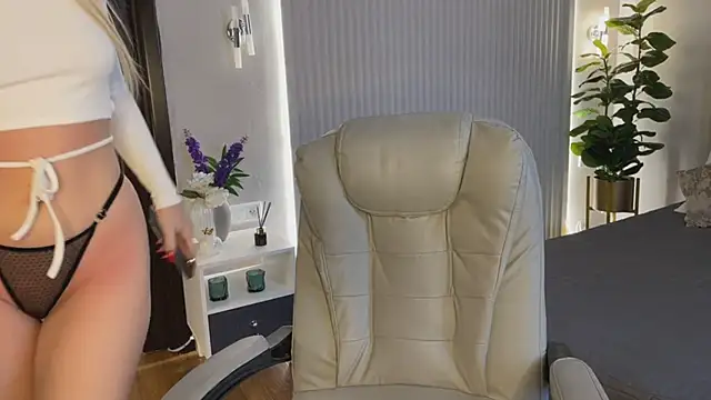 OhMyEmma's cam snapshot