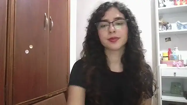 EveningWithAlice's cam snapshot