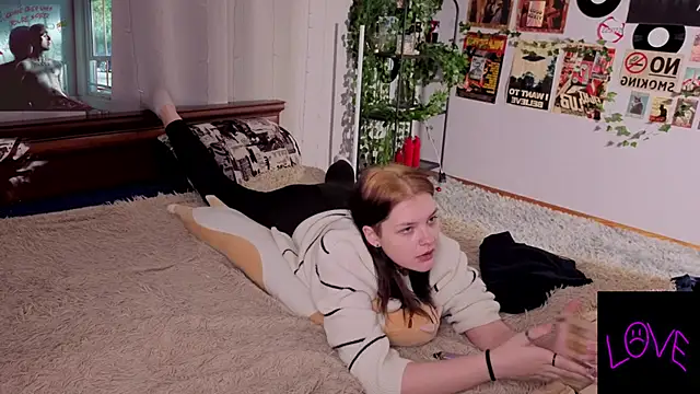 BevHanni's cam snapshot