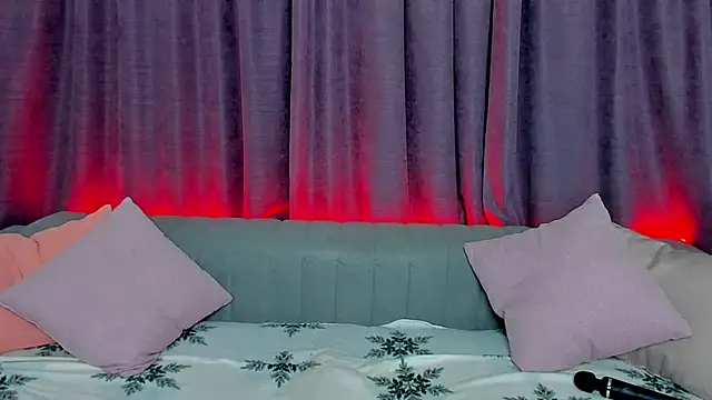 Curious_Lily's cam snapshot