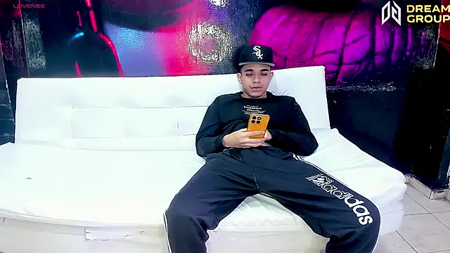 AmazingPartys's cam snapshot