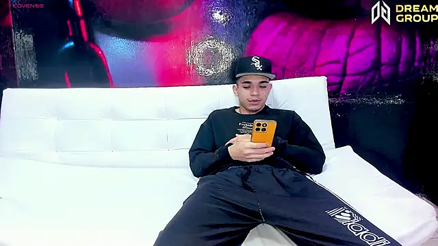 AmazingPartys's cam snapshot