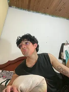 Gaia_16's cam snapshot