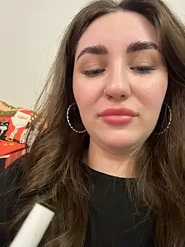 KiraBarlows live sex cam