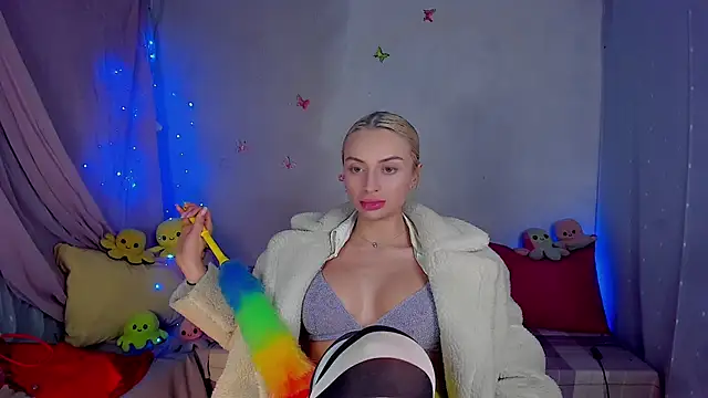 YourLizzyDoll's cam snapshot