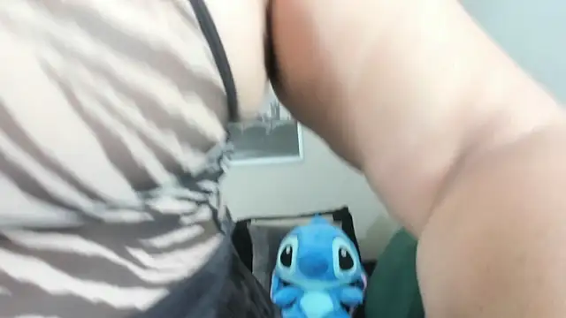 Cheryl_JONES's cam snapshot