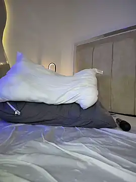 Mia_Juicyberry's cam snapshot