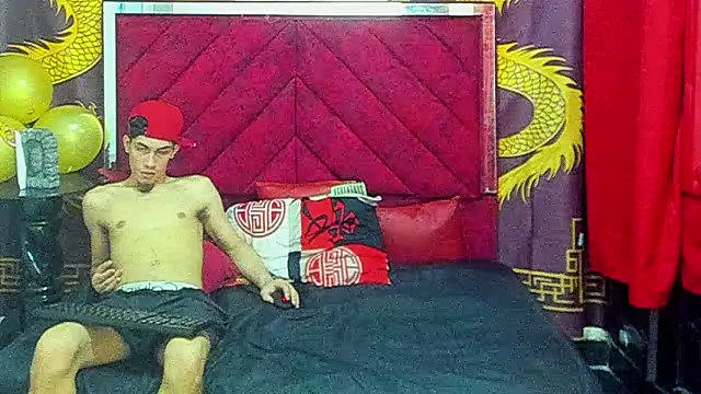 Pride_couple's cam snapshot