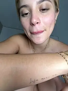 _Alicee_1's cam snapshot