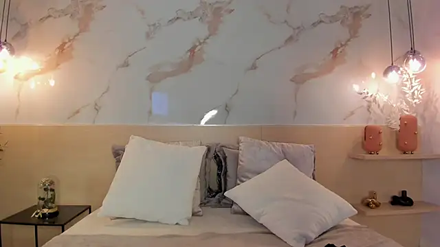 LeaThompson's cam snapshot