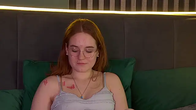 AmyRoy's cam snapshot