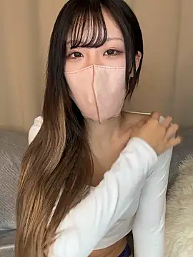 emiiiii1001 live sex cam