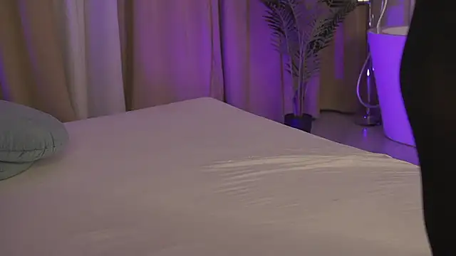 KylieKroftt live sex cam