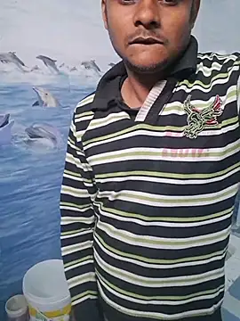 Itsdesi_boy live sex cam