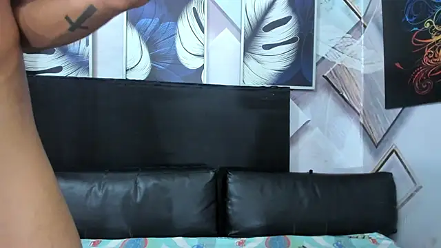 Little_nicoll live sex cam