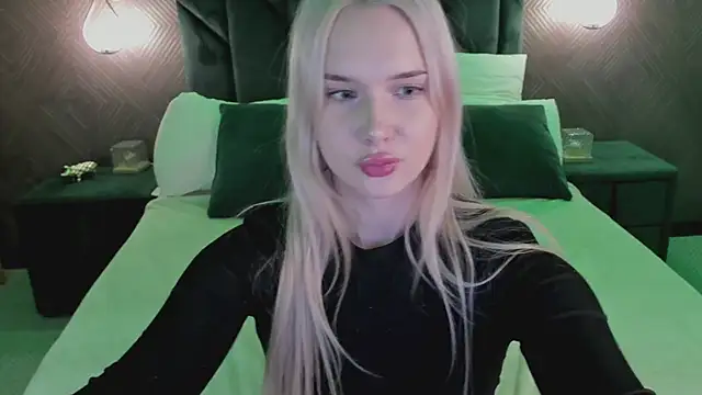 NicoletaCooper live sex cam