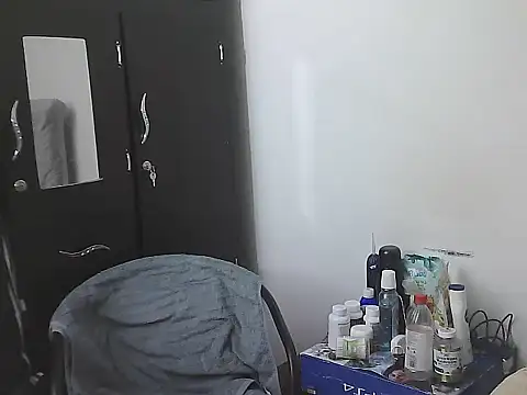 AlphaLatinoBear's cam snapshot