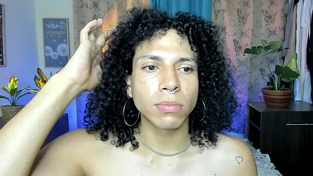 Angel_White25's cam snapshot