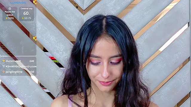 Sarah-Grace's cam snapshot