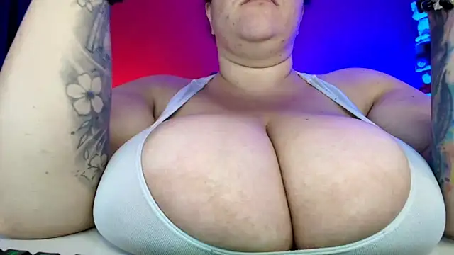 lulubigtitts1's cam snapshot