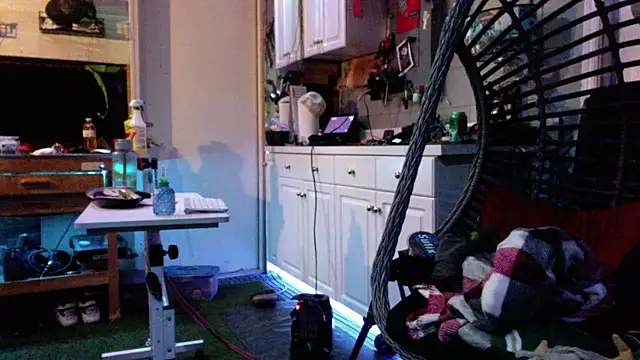 Polaroid_White's cam snapshot