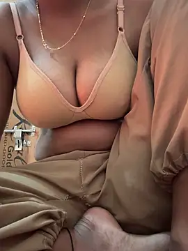 Dilnaazz's cam snapshot