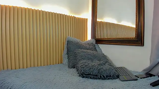 Annie_paradise17's cam snapshot