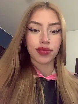 PrettyAshley_'s cam snapshot