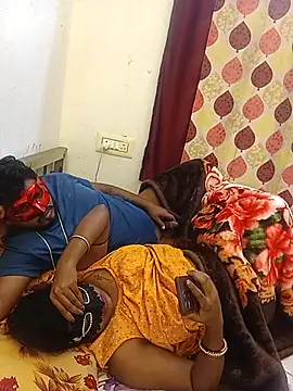 Love-Birds2's cam snapshot