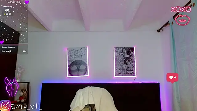 Emily_vill's cam snapshot