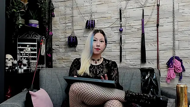 CruelMistress's cam snapshot