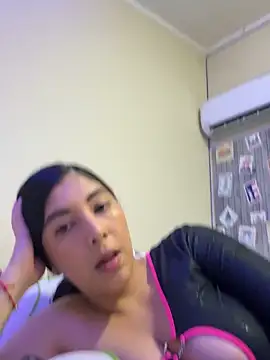 mia_gonzalez69's cam snapshot