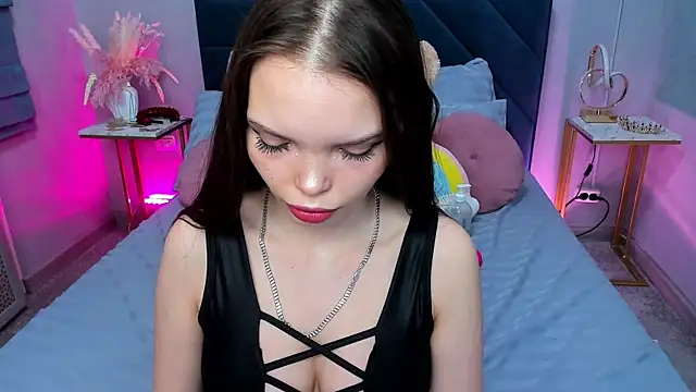 Curvy_Dynamite_'s cam snapshot