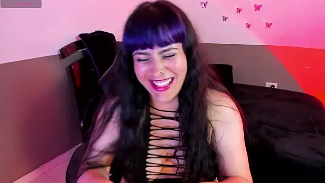 Monserrat_Cute_ live sex cam