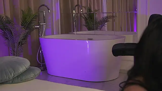 KylieKroftt live sex cam