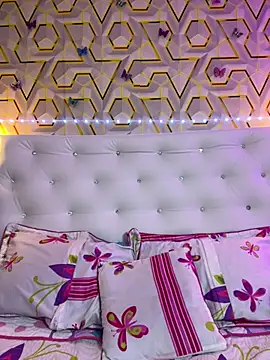 MelanyyJhonson15's cam snapshot