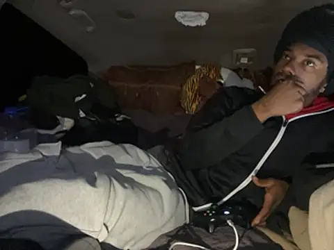 SlimeCrownzOut5 live sex cam